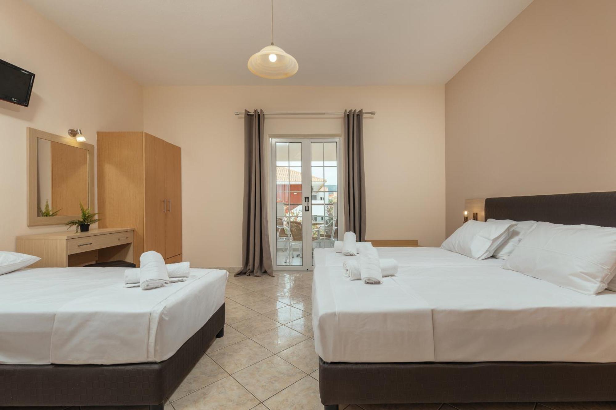 Yakinthos Hotel Лаганас Экстерьер фото