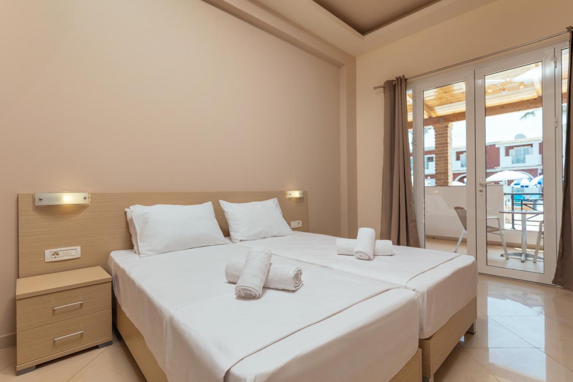 Yakinthos Hotel Лаганас Экстерьер фото